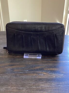 Tusk Classic Black Leather Double Zip-Around Wallet with Gold Interior